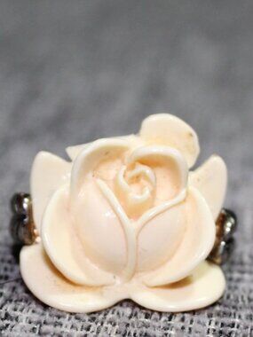 Flower ring